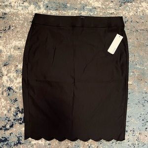 NWT ELLE Pencil Scallop Cut Black Skirt Large